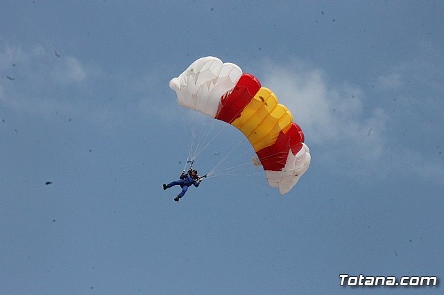 Salto Acrobtico de la Patrulla PAPEA con motivo del Da Mundial de las Lipodistrofias 2018 - 88