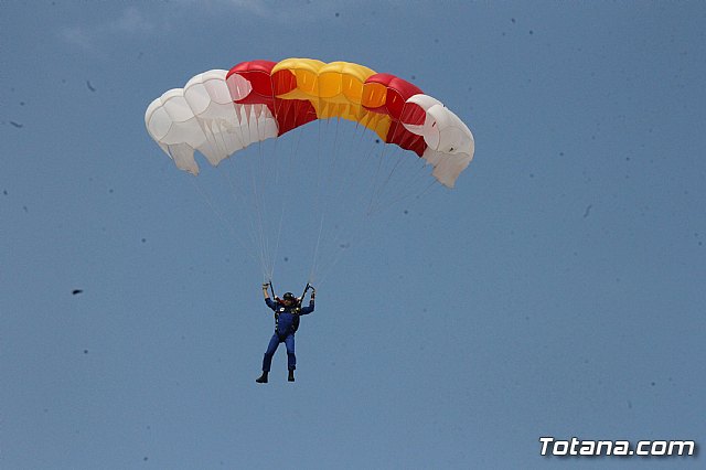 Salto Acrobtico de la Patrulla PAPEA con motivo del Da Mundial de las Lipodistrofias 2018 - 90