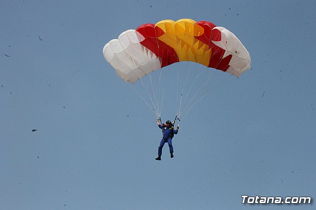 Salto Acrobtico de la Patrulla PAPEA con motivo del Da Mundial de las Lipodistrofias 2018 - 91