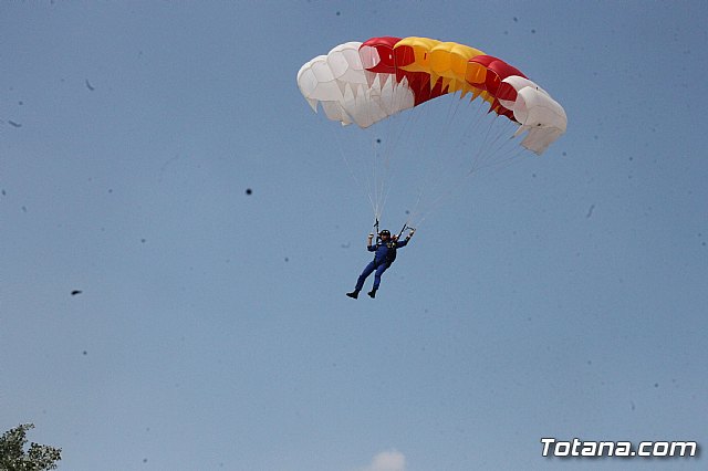Salto Acrobtico de la Patrulla PAPEA con motivo del Da Mundial de las Lipodistrofias 2018 - 92
