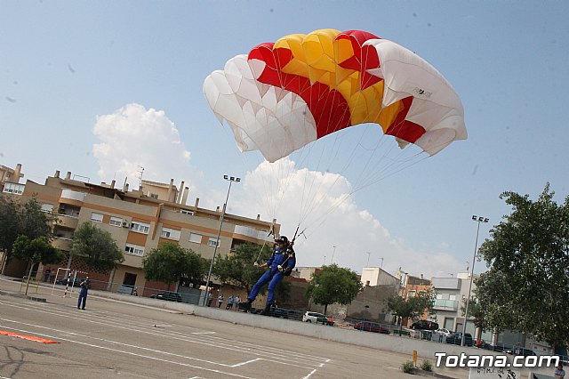 Salto Acrobtico de la Patrulla PAPEA con motivo del Da Mundial de las Lipodistrofias 2018 - 95