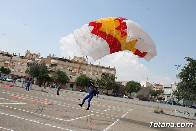 Salto Acrobtico de la Patrulla PAPEA con motivo del Da Mundial de las Lipodistrofias 2018 - 96