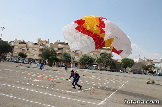 Salto Acrobtico de la Patrulla PAPEA con motivo del Da Mundial de las Lipodistrofias 2018 - 97