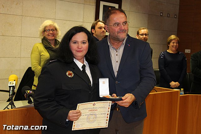 Entrega de condecoraciones a voluntarios de Proteccin Civil - 27