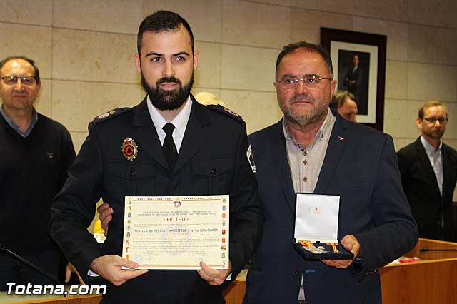 Entrega de condecoraciones a voluntarios de Proteccin Civil - 36