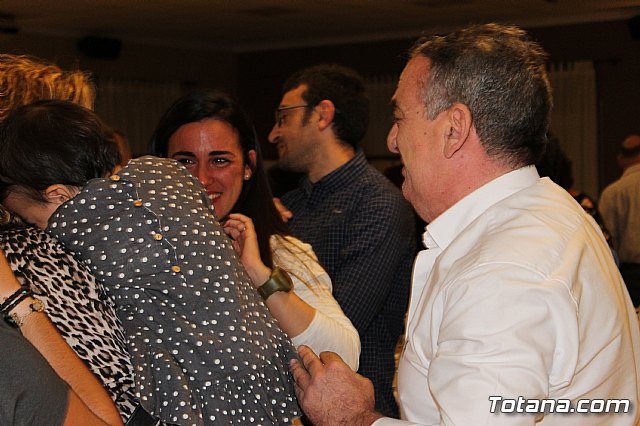 Pasteleros, hosteleros, familiares y amigos ofrecieron una emotiva cena sorpresa a Pepe 