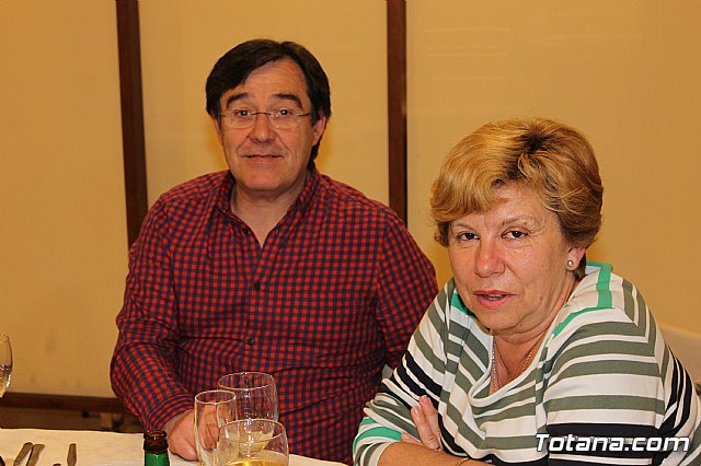 Pasteleros, hosteleros, familiares y amigos ofrecieron una emotiva cena sorpresa a Pepe 