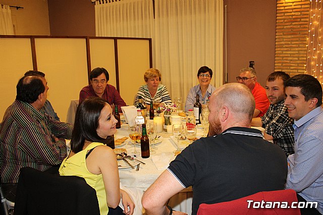 Pasteleros, hosteleros, familiares y amigos ofrecieron una emotiva cena sorpresa a Pepe 