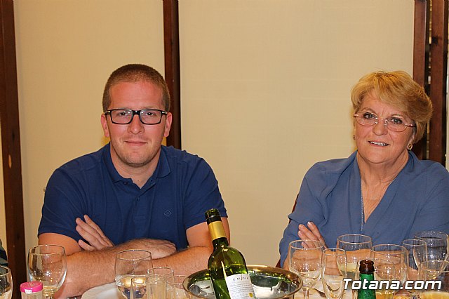 Pasteleros, hosteleros, familiares y amigos ofrecieron una emotiva cena sorpresa a Pepe 