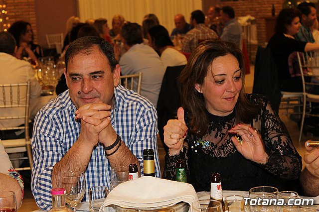 Pasteleros, hosteleros, familiares y amigos ofrecieron una emotiva cena sorpresa a Pepe 