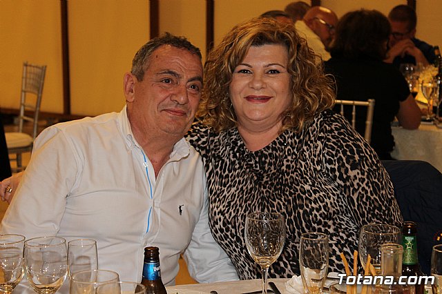 Pasteleros, hosteleros, familiares y amigos ofrecieron una emotiva cena sorpresa a Pepe 