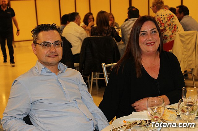 Pasteleros, hosteleros, familiares y amigos ofrecieron una emotiva cena sorpresa a Pepe 