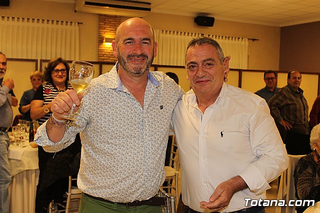 Pasteleros, hosteleros, familiares y amigos ofrecieron una emotiva cena sorpresa a Pepe 