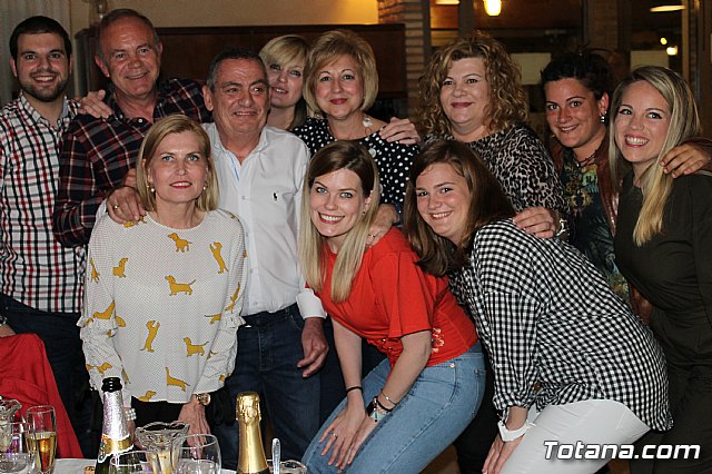 Pasteleros, hosteleros, familiares y amigos ofrecieron una emotiva cena sorpresa a Pepe 