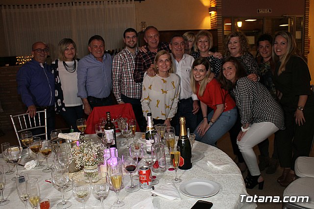 Pasteleros, hosteleros, familiares y amigos ofrecieron una emotiva cena sorpresa a Pepe 