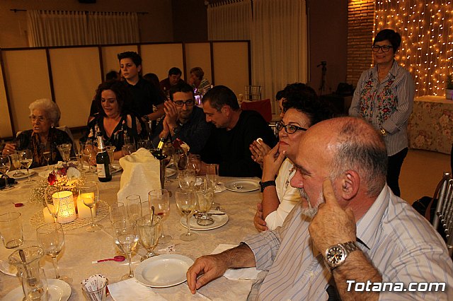 Pasteleros, hosteleros, familiares y amigos ofrecieron una emotiva cena sorpresa a Pepe 