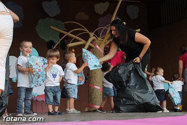 Fiesta fin de curso. Escuelas infantiles Doa Pepita, Carmen Bar y Ntra. Sra. del Rosario (el Paretn) 2015 - 95