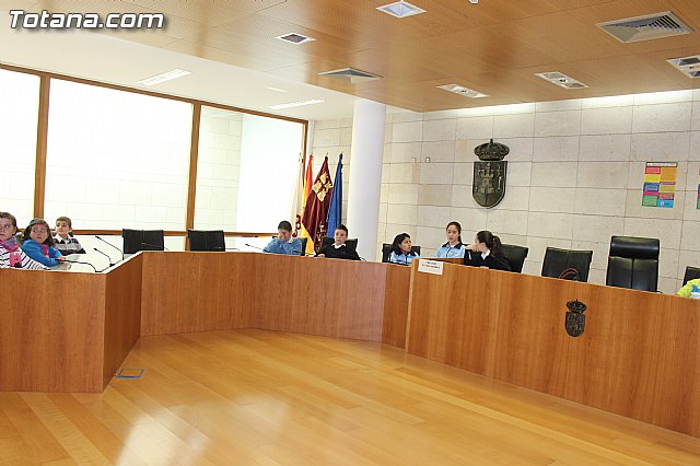 Lectura del manifiesto del Da de los Derechos del Nio 2013 - 1