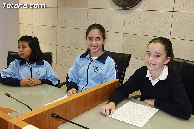 Lectura del manifiesto del Da de los Derechos del Nio 2013 - 4