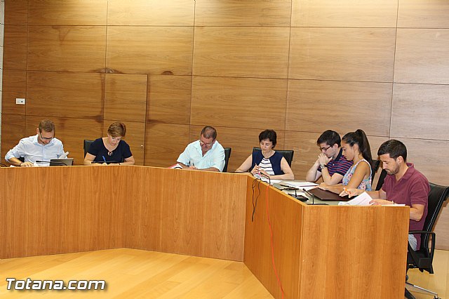 Pleno extraordinario para adherirse al fondo de Ordenacin de Medidas de Sostenibilidad Financiera y Entidades Locales - 4