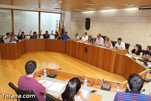 Pleno extraordinario para adherirse al fondo de Ordenacin de Medidas de Sostenibilidad Financiera y Entidades Locales - 22