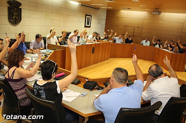 Pleno extraordinario para adherirse al fondo de Ordenacin de Medidas de Sostenibilidad Financiera y Entidades Locales - 26