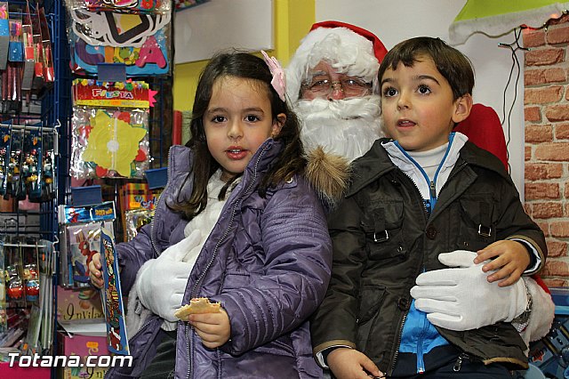 Pap Noel visit Mundo Piatas para recoger las cartas de los ms peques de la casa - 44