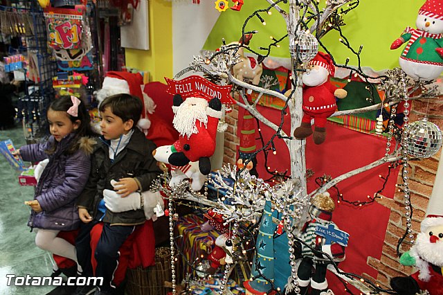 Pap Noel visit Mundo Piatas para recoger las cartas de los ms peques de la casa - 45