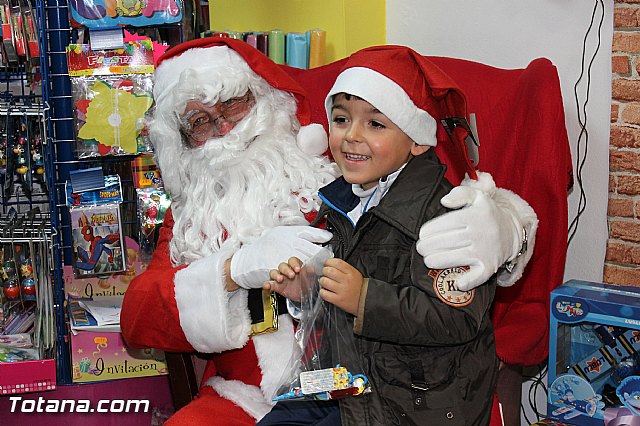 Pap Noel visit Mundo Piatas para recoger las cartas de los ms peques de la casa - 87