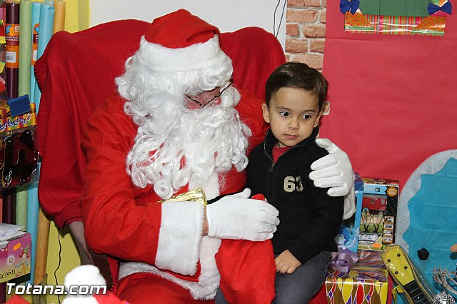 Pap Noel visit Mundo Piatas para recoger las cartas de los ms peques de la casa - 89