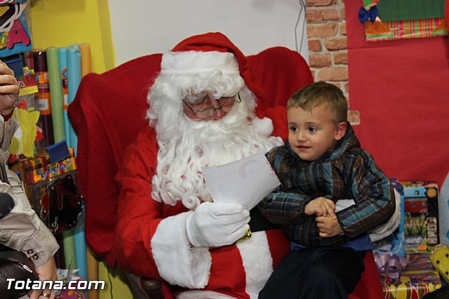 Pap Noel visit Mundo Piatas para recoger las cartas de los ms peques de la casa - 95