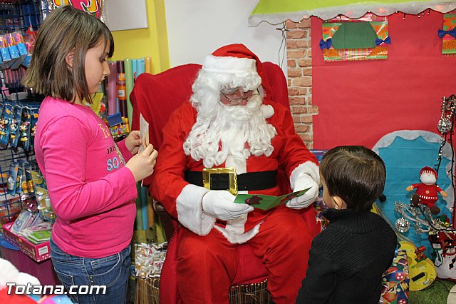 Pap Noel visit Mundo Piatas para recoger las cartas de los ms peques de la casa - 98