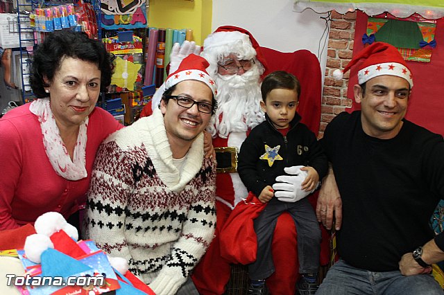 Pap Noel visit Mundo Piatas para recoger las cartas de los ms peques de la casa - 105