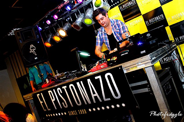 La Pea El Pistonazo y el Grupo Miras organizaron el Carnival Group Party - 96