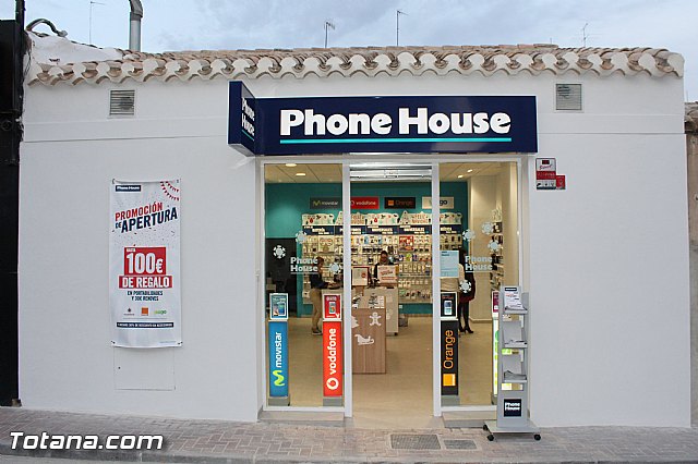 Abre sus puertas Phone House en Totana - 2