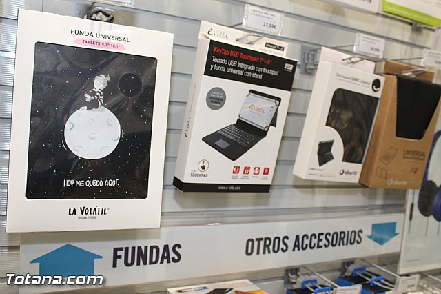 Abre sus puertas Phone House en Totana - 32