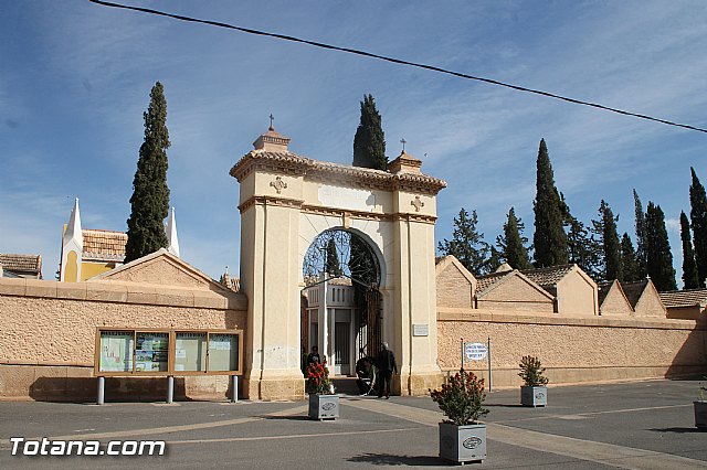 Acto institucional de descubrimiento de la lpida en memoria de los 11 fusilados de Totana y Aledo en octubre 1939 - 1