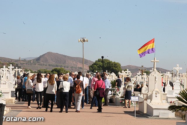 Acto institucional de descubrimiento de la lpida en memoria de los 11 fusilados de Totana y Aledo en octubre 1939 - 2