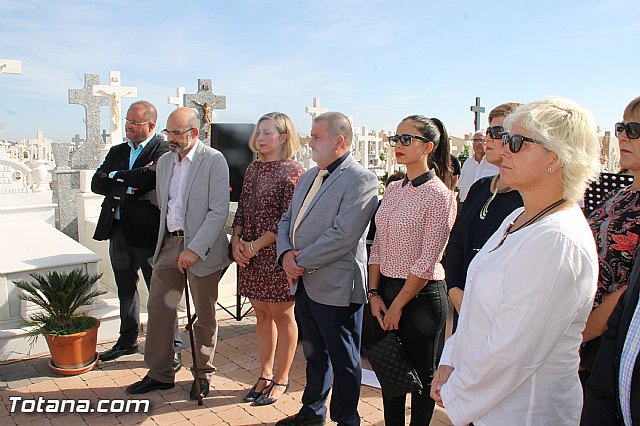 Acto institucional de descubrimiento de la lpida en memoria de los 11 fusilados de Totana y Aledo en octubre 1939 - 31
