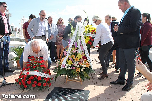 Acto institucional de descubrimiento de la lpida en memoria de los 11 fusilados de Totana y Aledo en octubre 1939 - 72