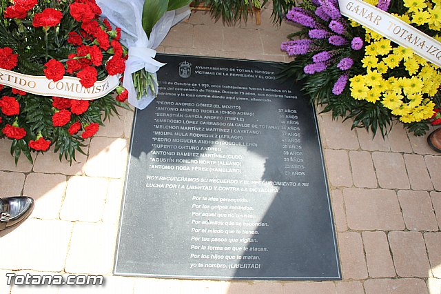Acto institucional de descubrimiento de la lpida en memoria de los 11 fusilados de Totana y Aledo en octubre 1939 - 79