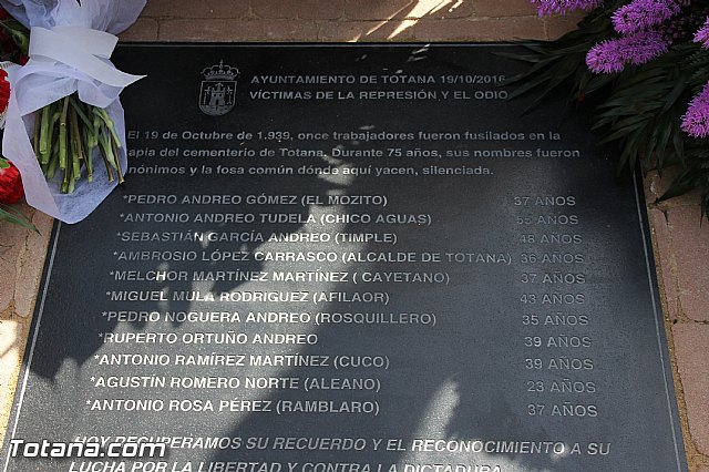 Acto institucional de descubrimiento de la lpida en memoria de los 11 fusilados de Totana y Aledo en octubre 1939 - 80