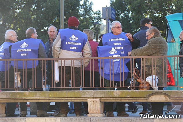 Movilizaciones promovidas por el Crculo del Agua en demanda de agua - 13/12/2017 - 10