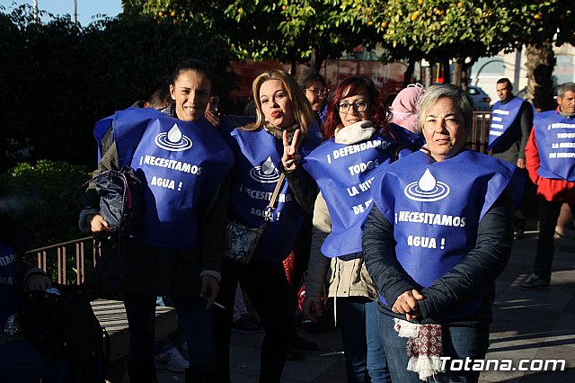 Movilizaciones promovidas por el Crculo del Agua en demanda de agua - 13/12/2017 - 16