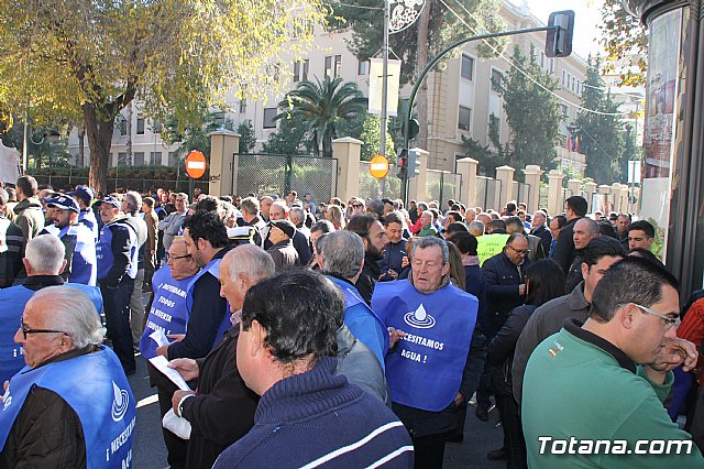 Movilizaciones promovidas por el Crculo del Agua en demanda de agua - 13/12/2017 - 119