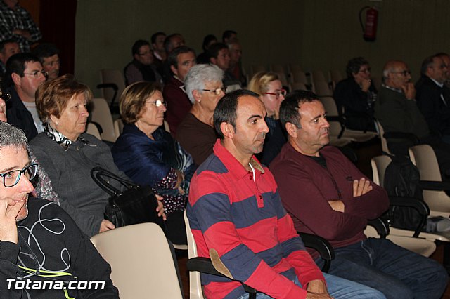 Reunin con vecinos de Totana afectados por el trazado de la lnea de alta tensin - 13