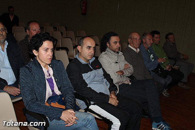 Reunin con vecinos de Totana afectados por el trazado de la lnea de alta tensin - 16