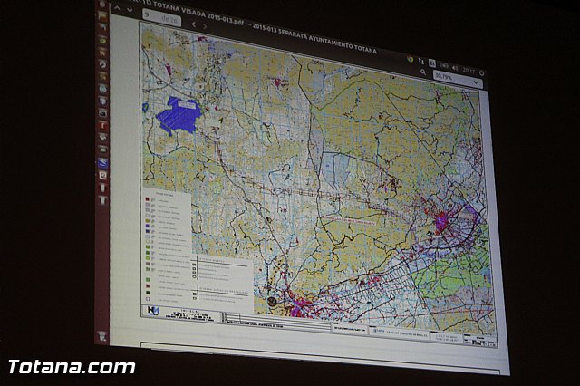 Reunin con vecinos de Totana afectados por el trazado de la lnea de alta tensin - 23