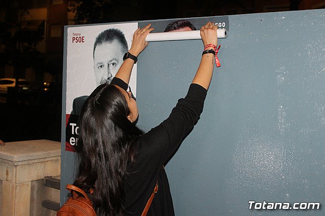 Pegada de carteles Elecciones 26M - 19