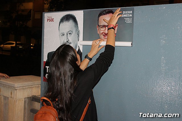 Pegada de carteles Elecciones 26M - 22